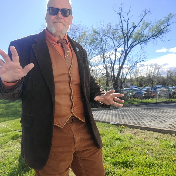 Meet your Posher, Hooter - Picture 12 of 16